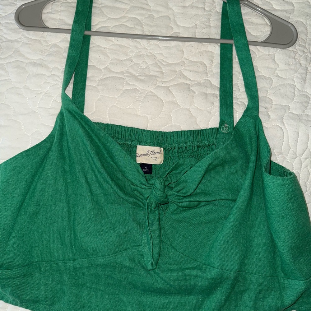 Universal Thread Top